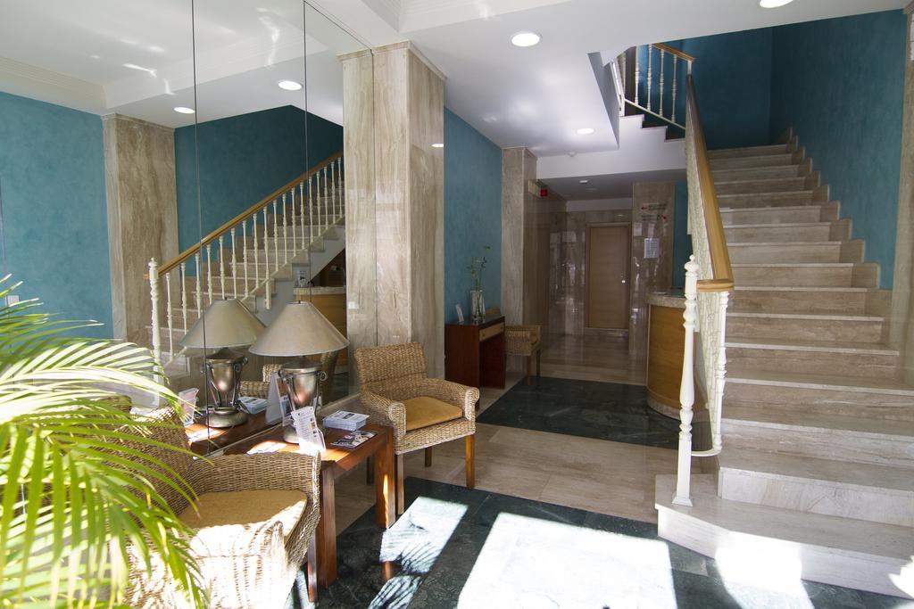 Apartamentos Jimmy Nerja Luaran gambar