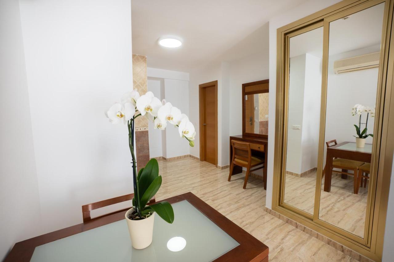 Apartamentos Jimmy Nerja Luaran gambar
