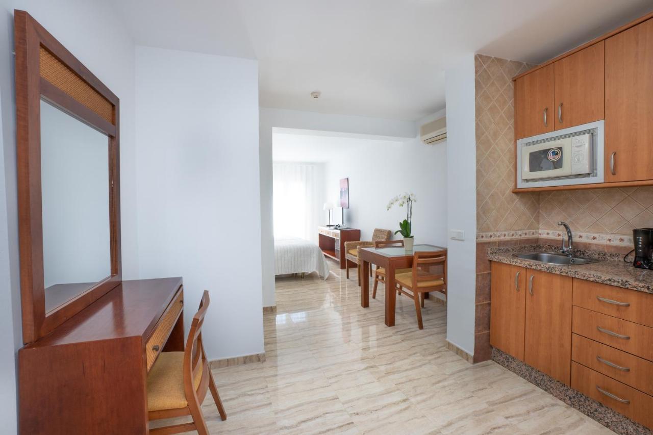 Apartamentos Jimmy Nerja Luaran gambar
