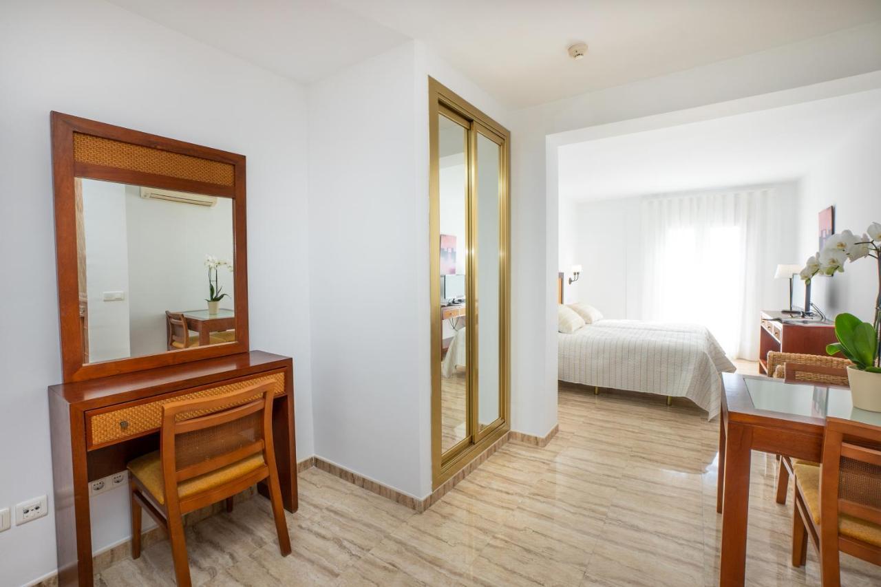Apartamentos Jimmy Nerja Luaran gambar